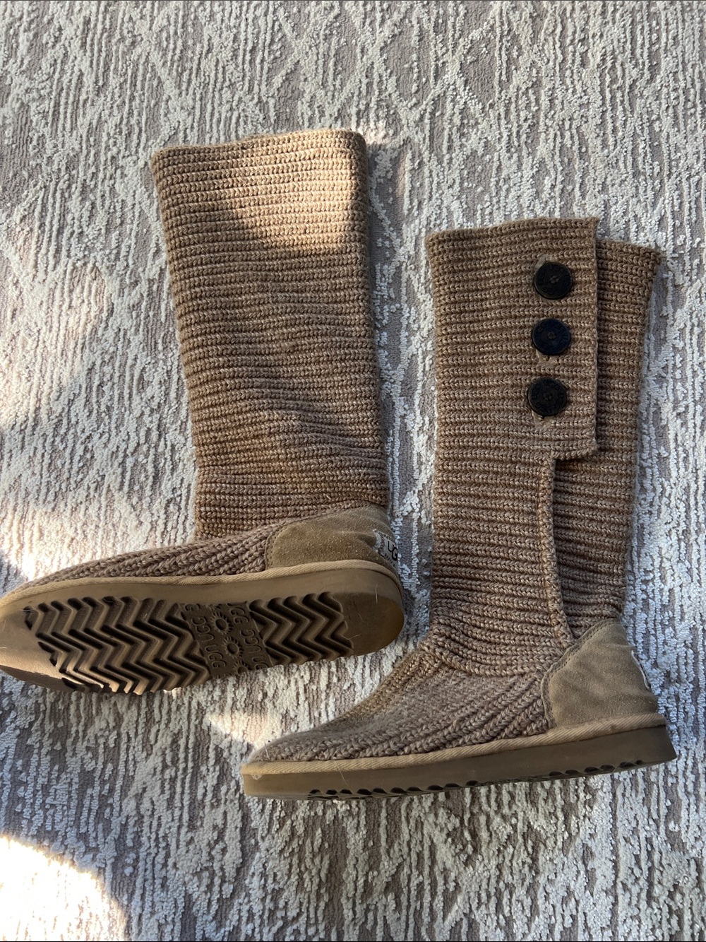 Women’s UGG Cardy boots size 9
